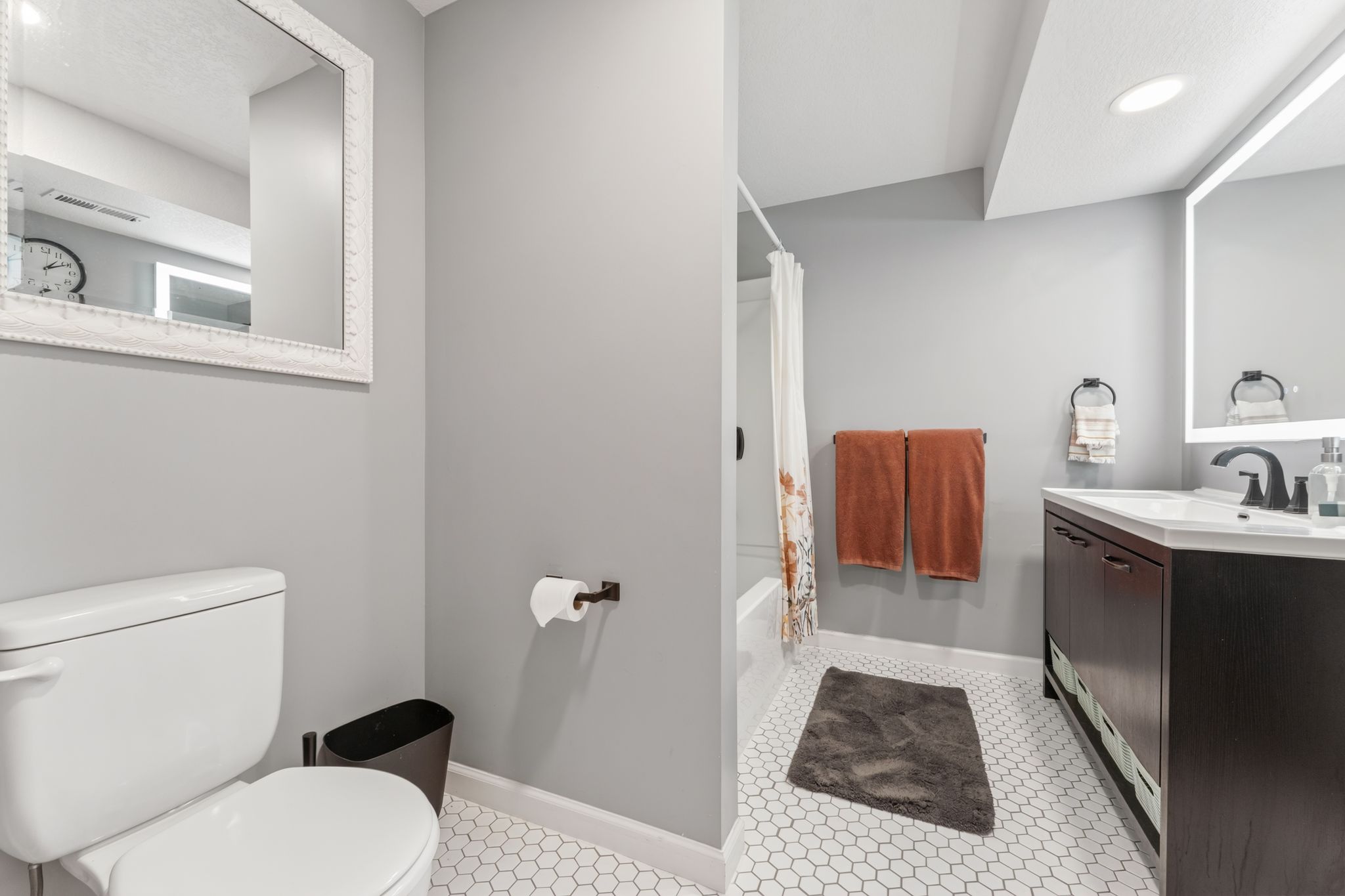  Stylish Renovation Meets Classic Charm - 物件實景