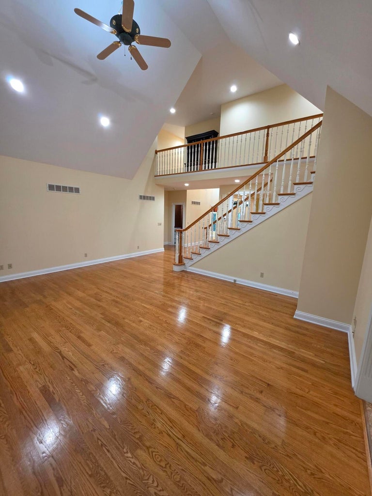Somerset, Kentucky, 42503, United States, 4 Bedrooms Bedrooms, ,4 BathroomsBathrooms,Residential,For Sale,2048001