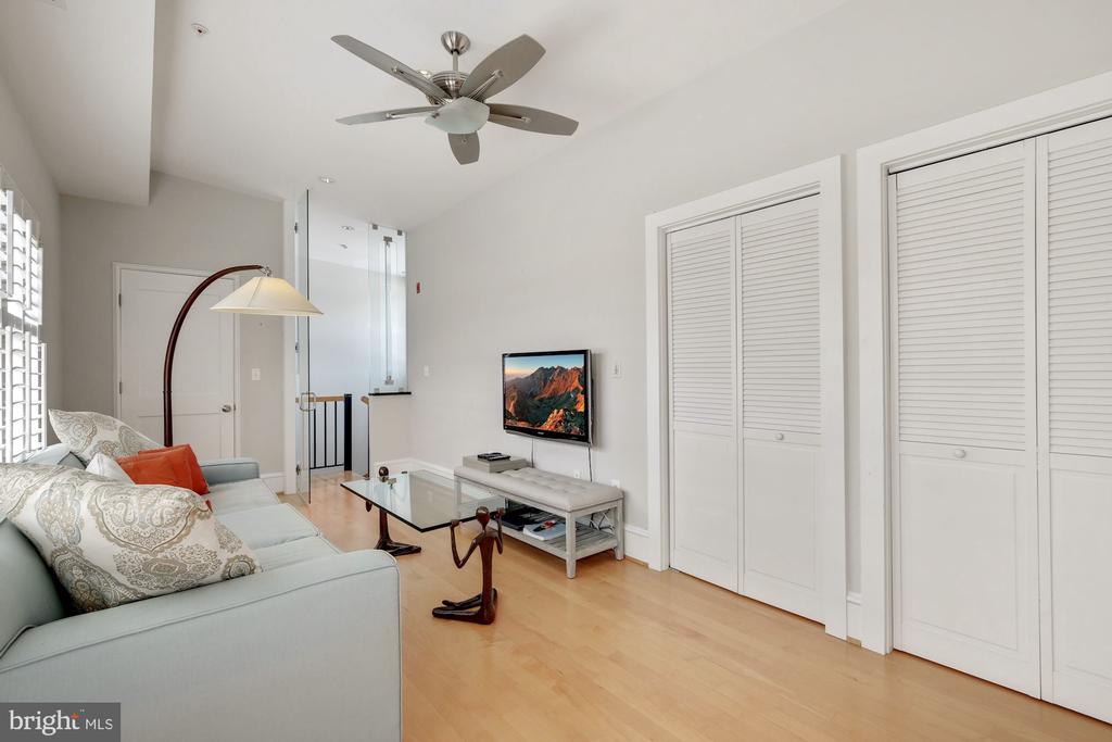 Washington, District of Columbia, 20009, United States, 3 Bedrooms Bedrooms, ,3 BathroomsBathrooms,Residential,For Sale,2027889