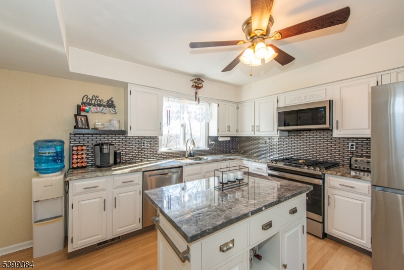 Wharton Boro, New Jersey, 07885, United States, 3 Bedrooms Bedrooms, ,2 BathroomsBathrooms,Residential,For Sale,2003282