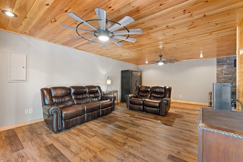 Murphy, North Carolina, 28906, United States, 4 Bedrooms Bedrooms, ,3 BathroomsBathrooms,Residential,For Sale,1905672