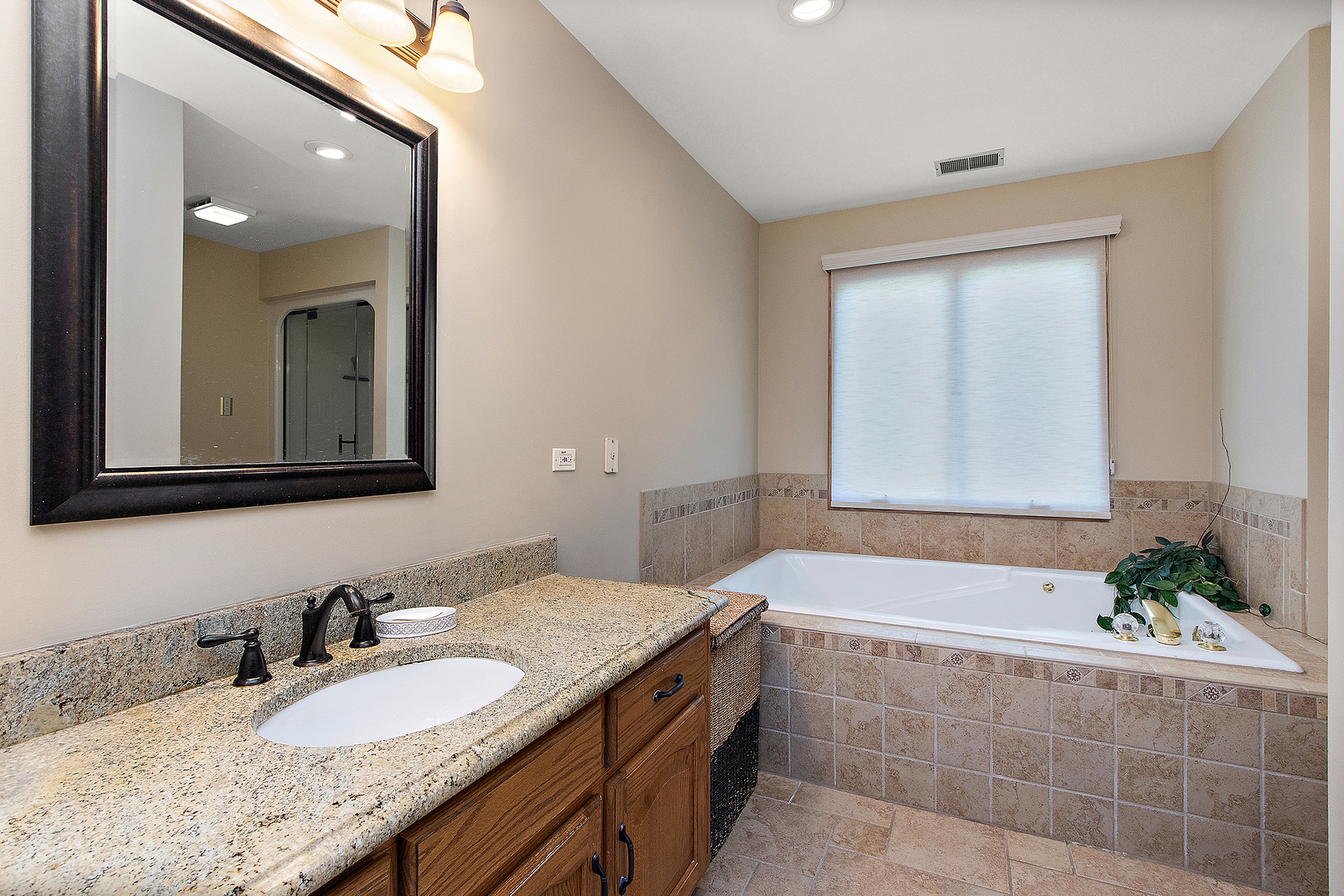 Orland Park, Illinois, 60467, United States, 4 Bedrooms Bedrooms, ,5 BathroomsBathrooms,Residential,For Sale,1987350