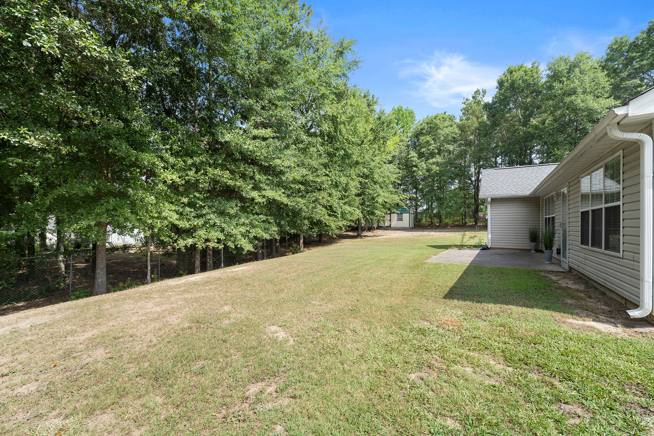  Immaculately Maintained, Brick-Front, Step-Less Ranch Home - 物件實景
