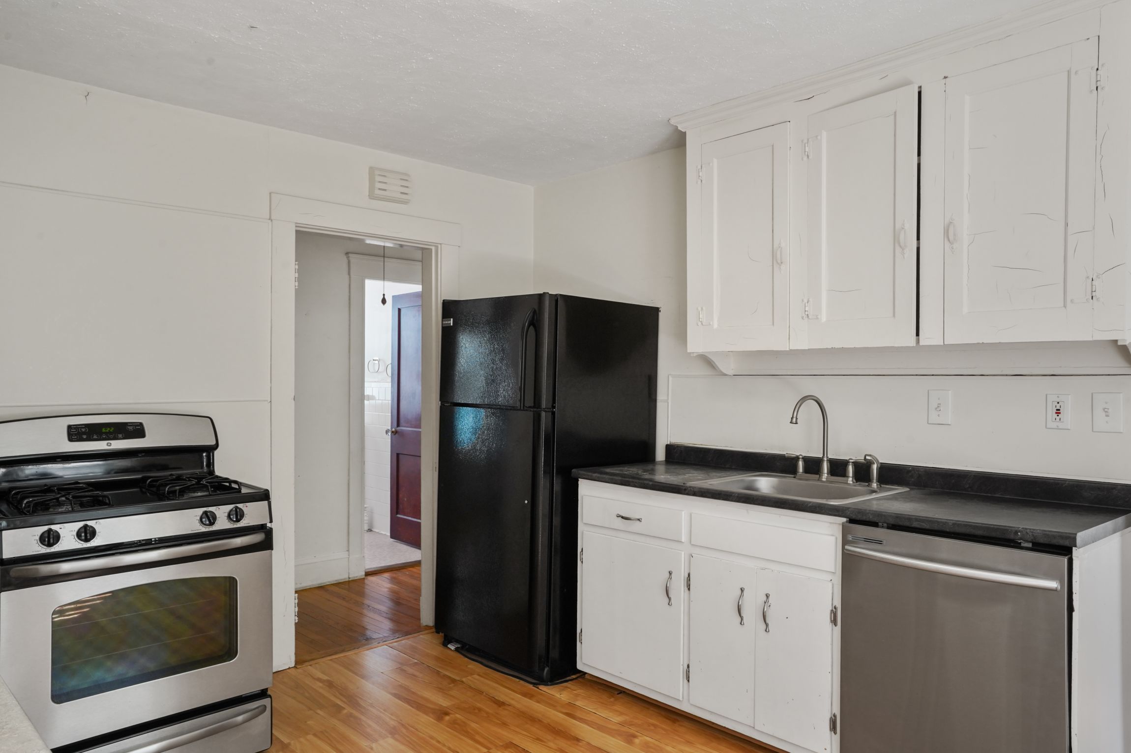  379-381 Newtonville Ave, Newton, MA, 02460 - 物件實景