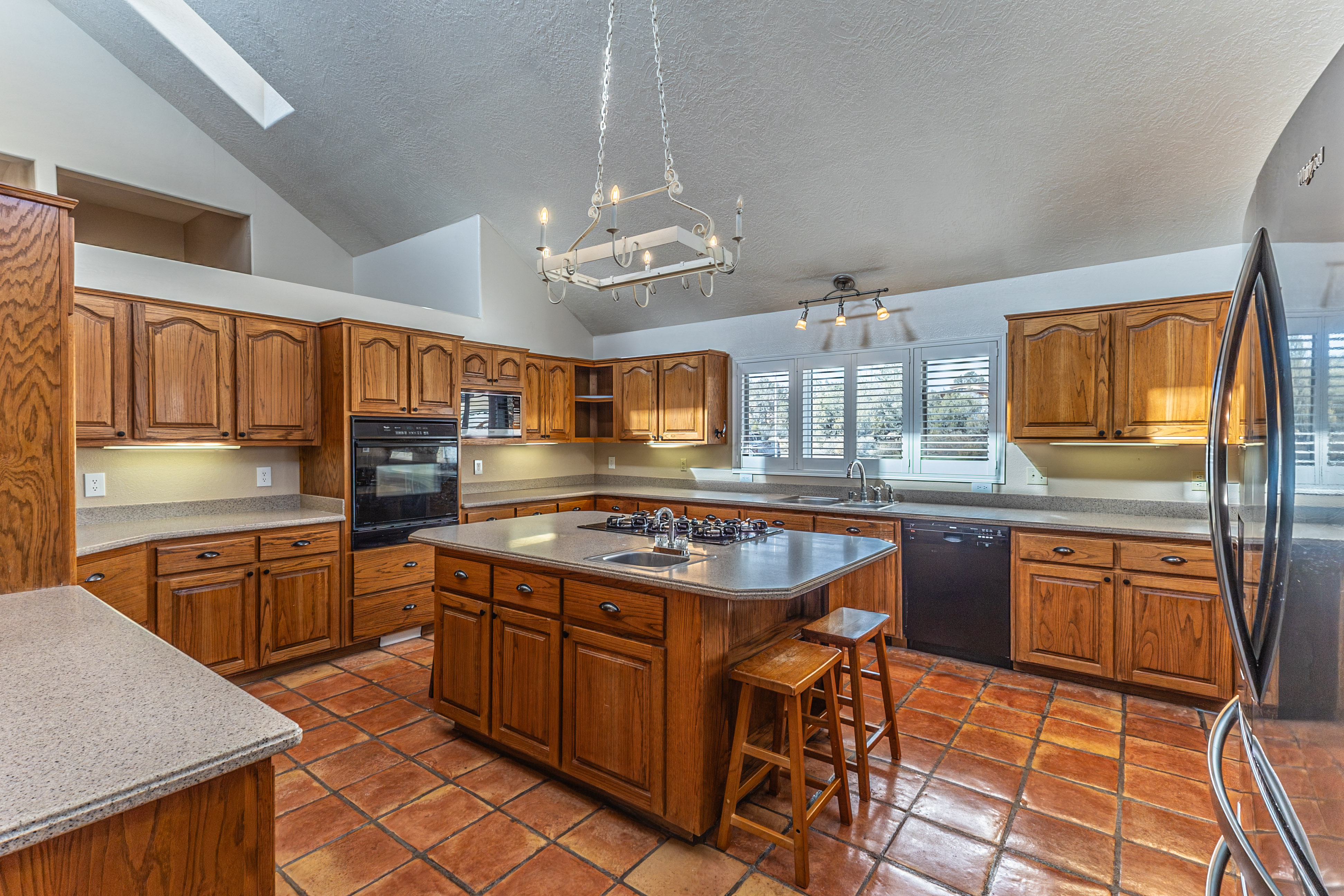 Farmington, New Mexico, 87402, United States, 4 Bedrooms Bedrooms, ,3 BathroomsBathrooms,Residential,For Sale,1995445