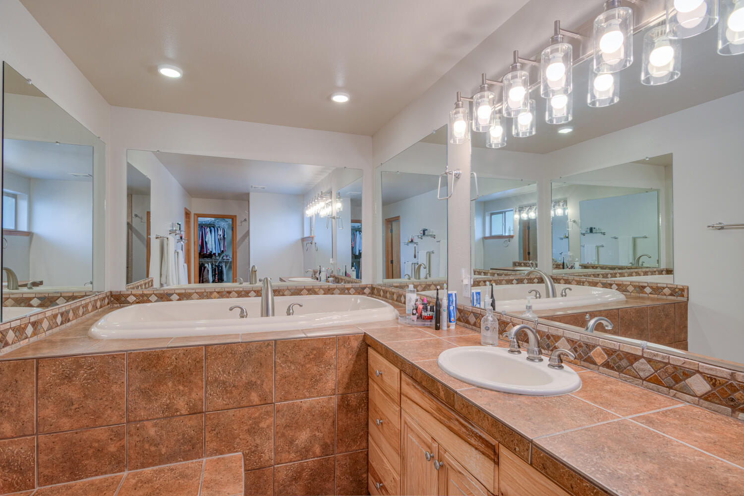 Bend, Oregon, 97707, United States, 5 Bedrooms Bedrooms, ,3 BathroomsBathrooms,Residential,For Sale,2010023