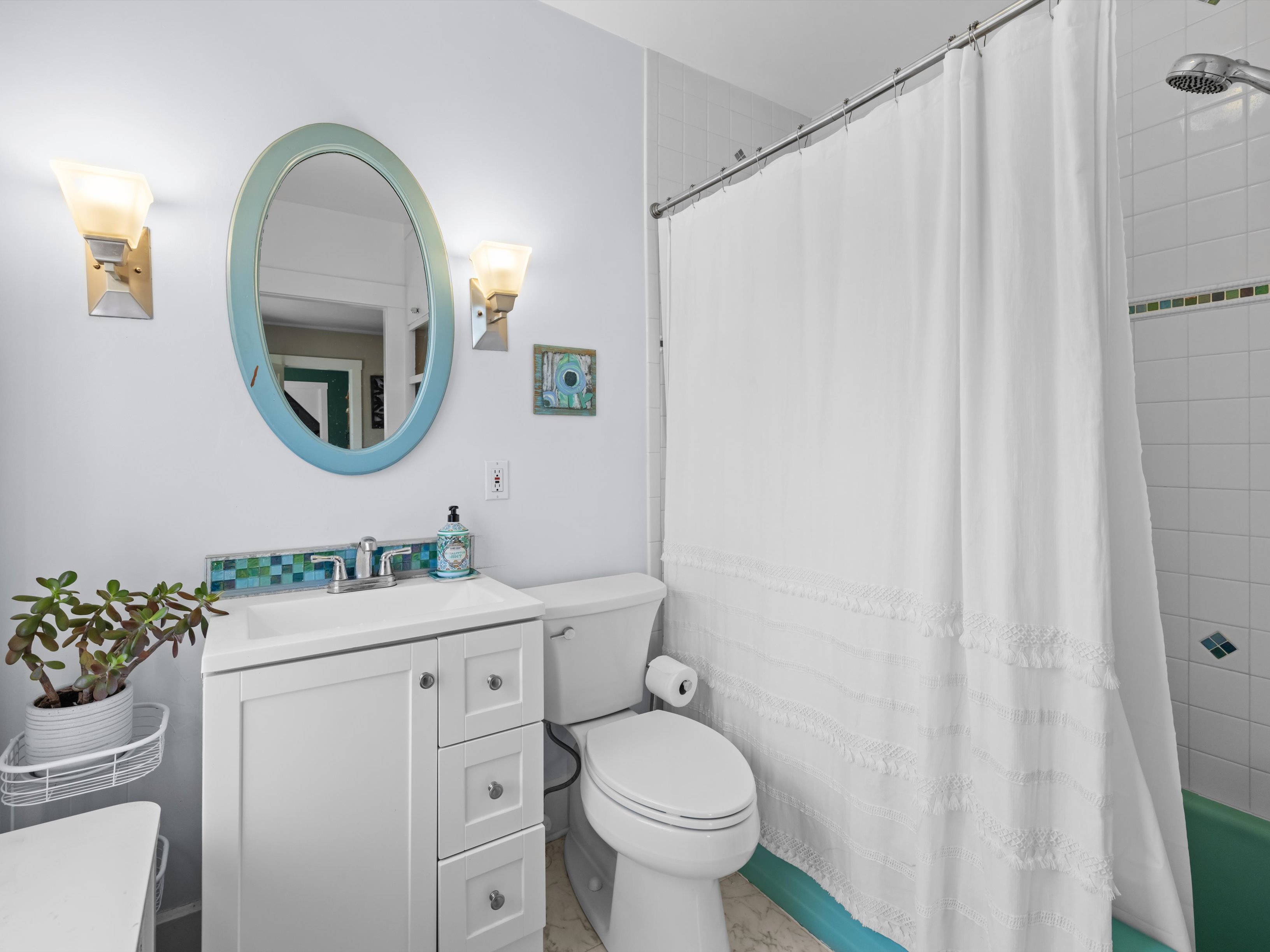  Antique Farmhouse with beautiful wrap-around porch - 物件實景