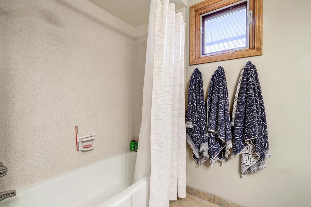 1116 Castellano Court SE, Albuquerque, New Mexico, 87123, United States, 4 Bedrooms Bedrooms, ,3 BathroomsBathrooms,Residential,For Sale,1116 Castellano Court SE,1627649