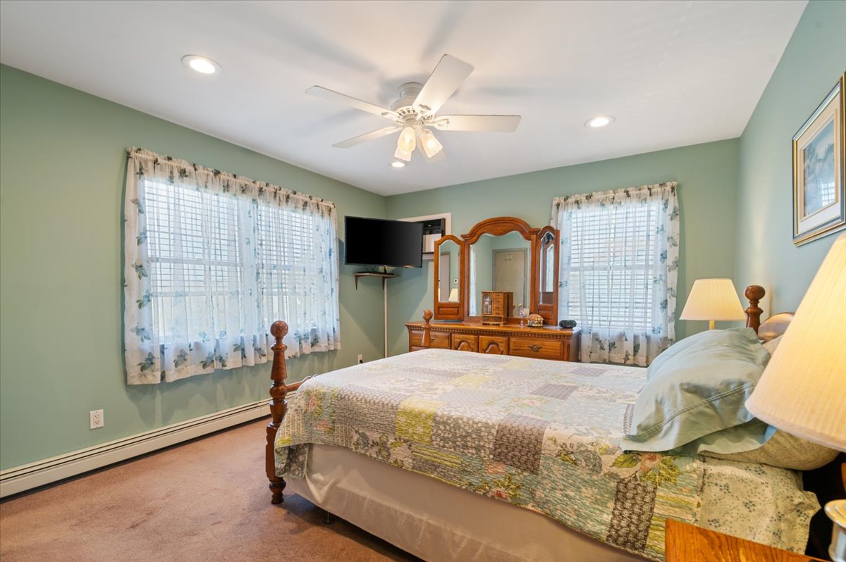Levittown, New York, 11756, United States, 5 Bedrooms Bedrooms, ,2 BathroomsBathrooms,Residential,For Sale,1920496
