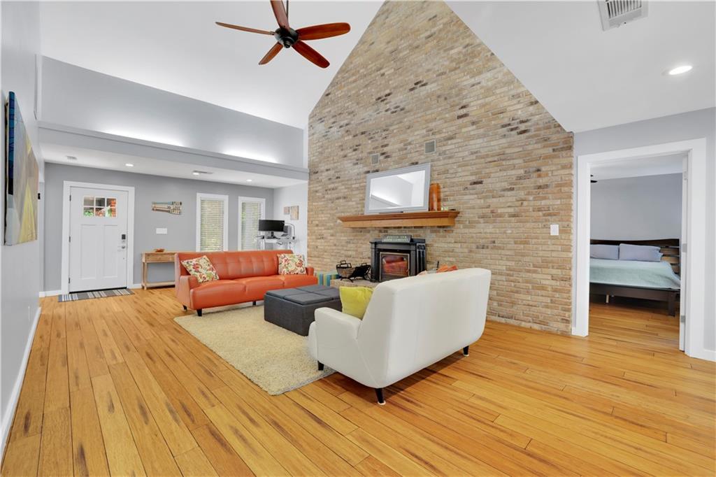 Waleska, Georgia, 30183, United States, 3 Bedrooms Bedrooms, ,2 BathroomsBathrooms,Residential,For Sale,1942534