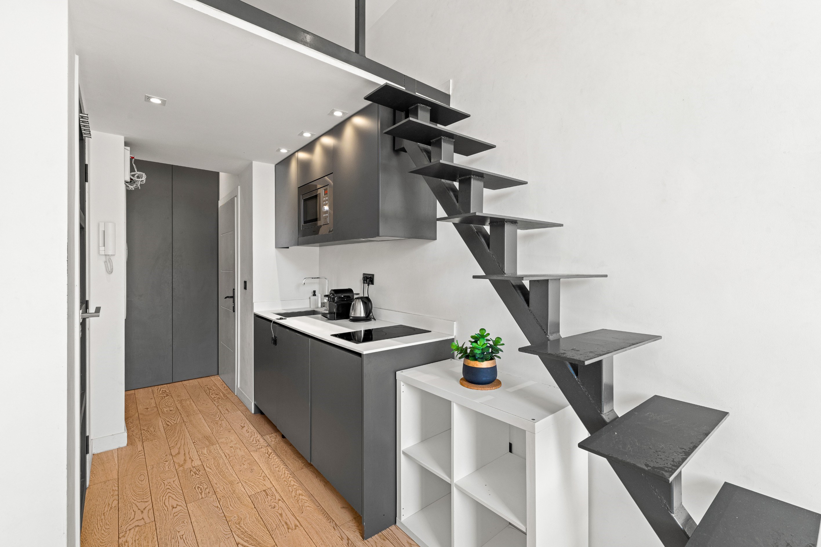  Nice Port, duplex apartment with mezzanine in a sought after central location - 物件實景
