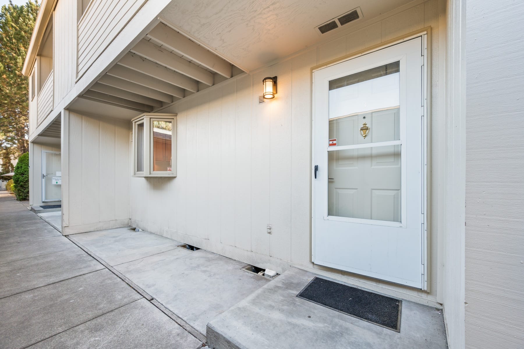  1050 NE Butler Market #APT 3 Bend, OR 97701 - 物件實景