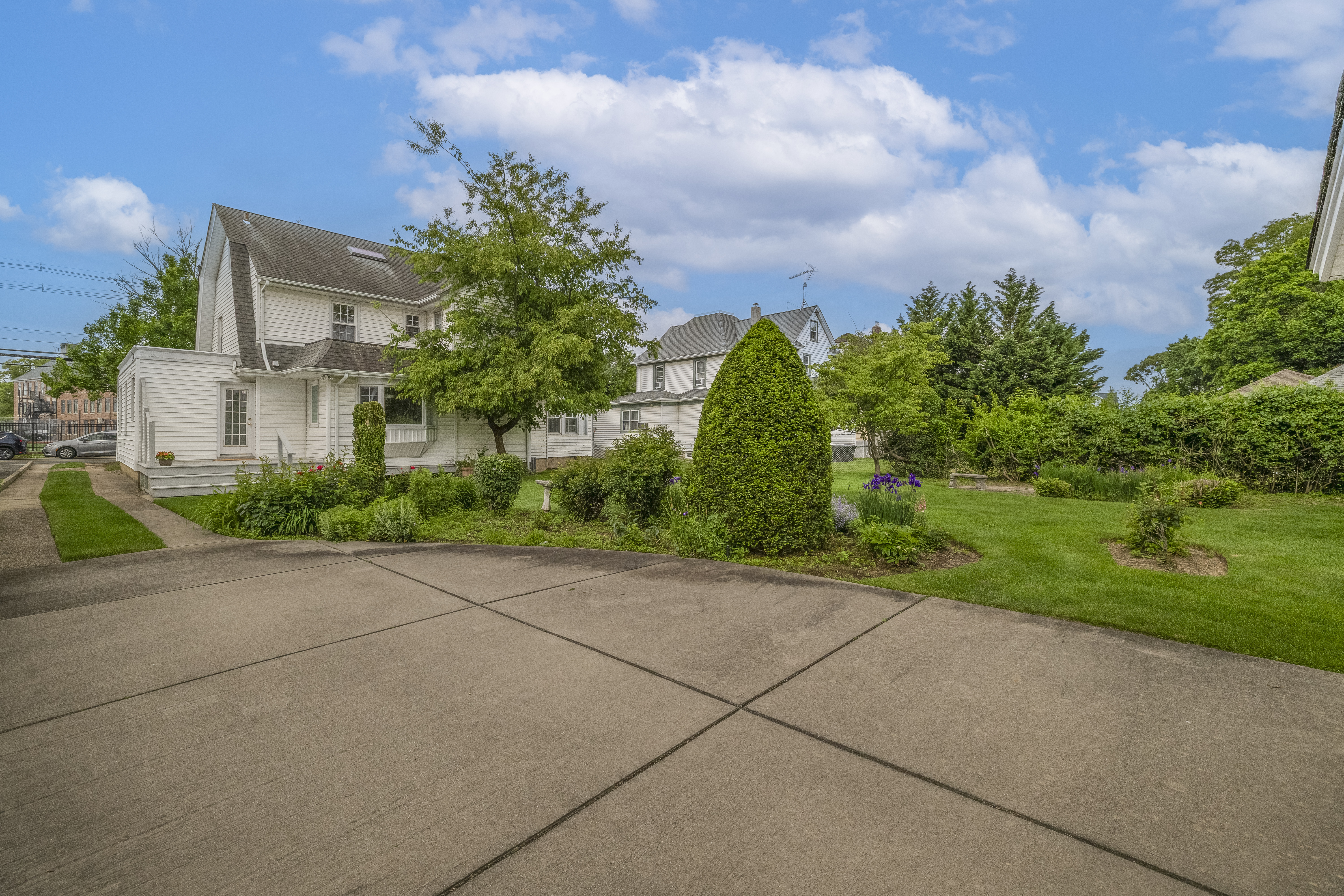  215 Lakeview Avenue, Rockville Centre, NY, 11570 - 物件實景