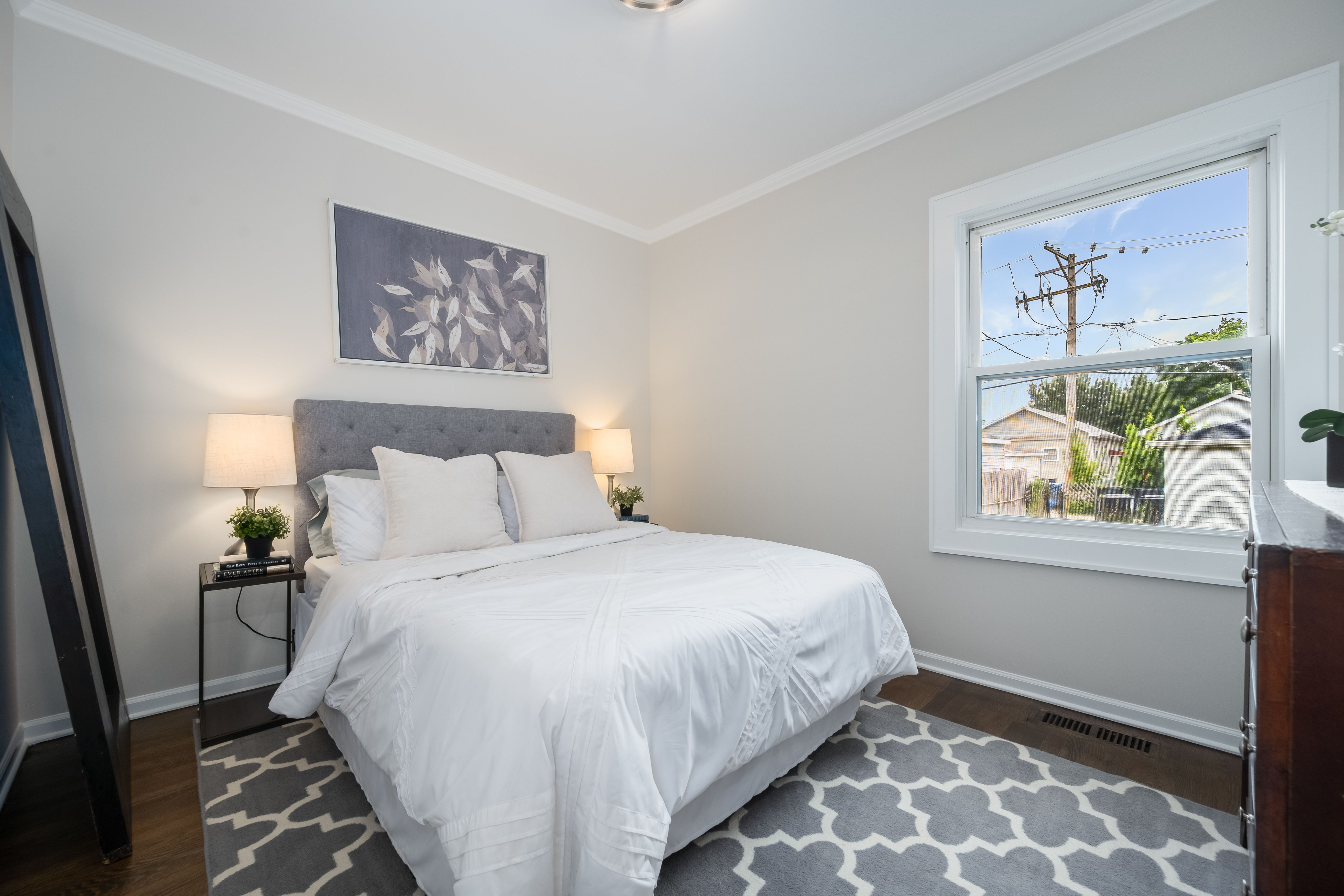  Updated Home Offering a Bright, Modern Interior With Comfortable Living Spaces - 物件實景