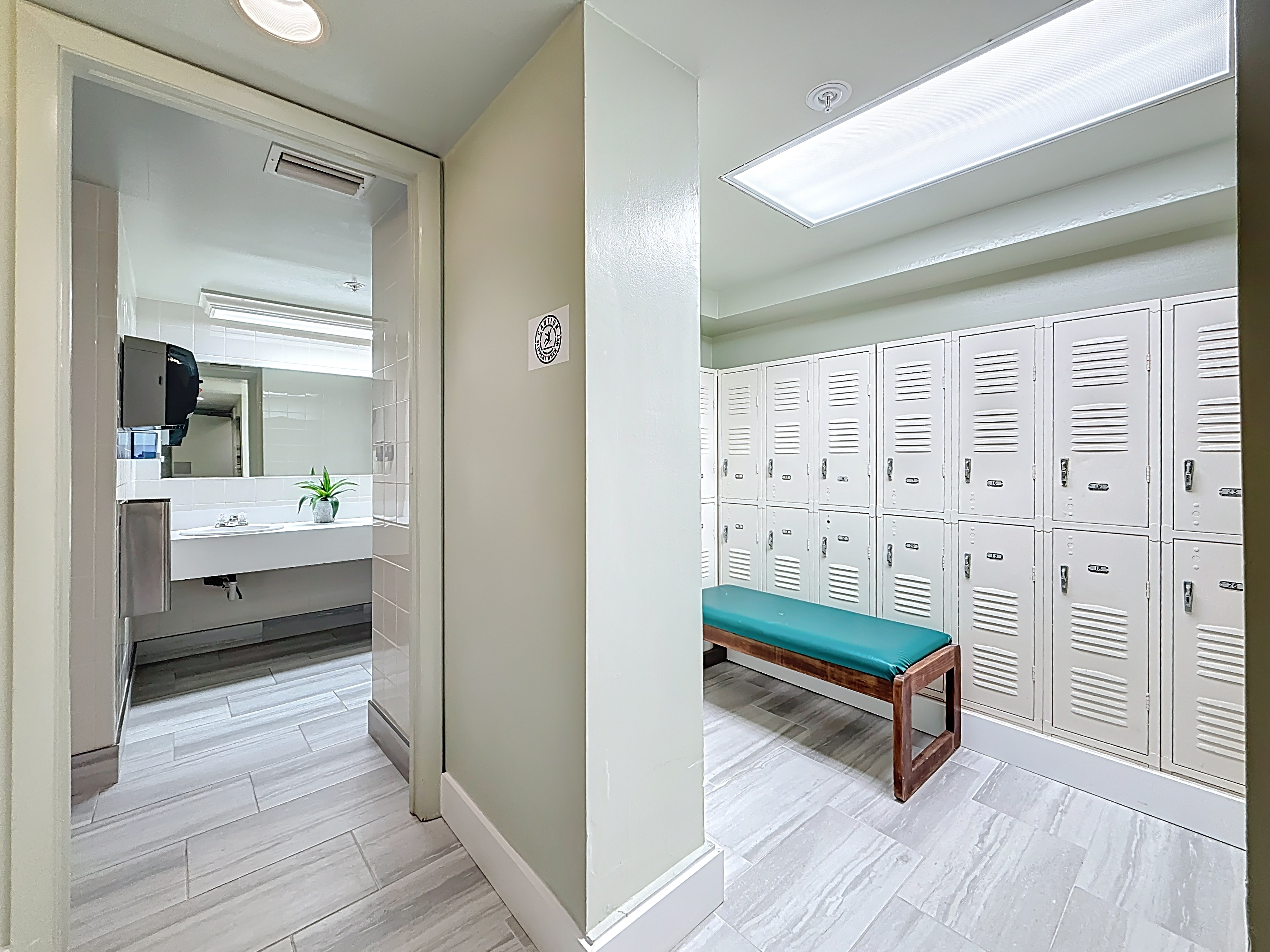 Treasure Island, Florida, 33706, United States, 3 Bedrooms Bedrooms, ,3 BathroomsBathrooms,Residential,For Sale,1983307