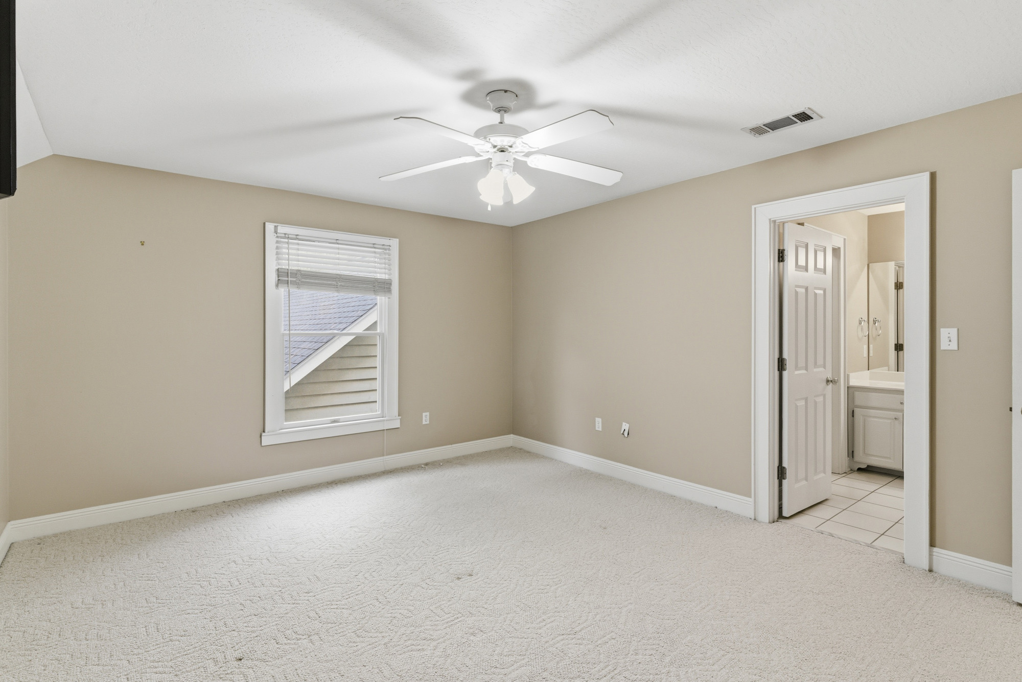 Hattiesburg, Mississippi, 39402, United States, 5 Bedrooms Bedrooms, ,7 BathroomsBathrooms,Residential,For Sale,2005414