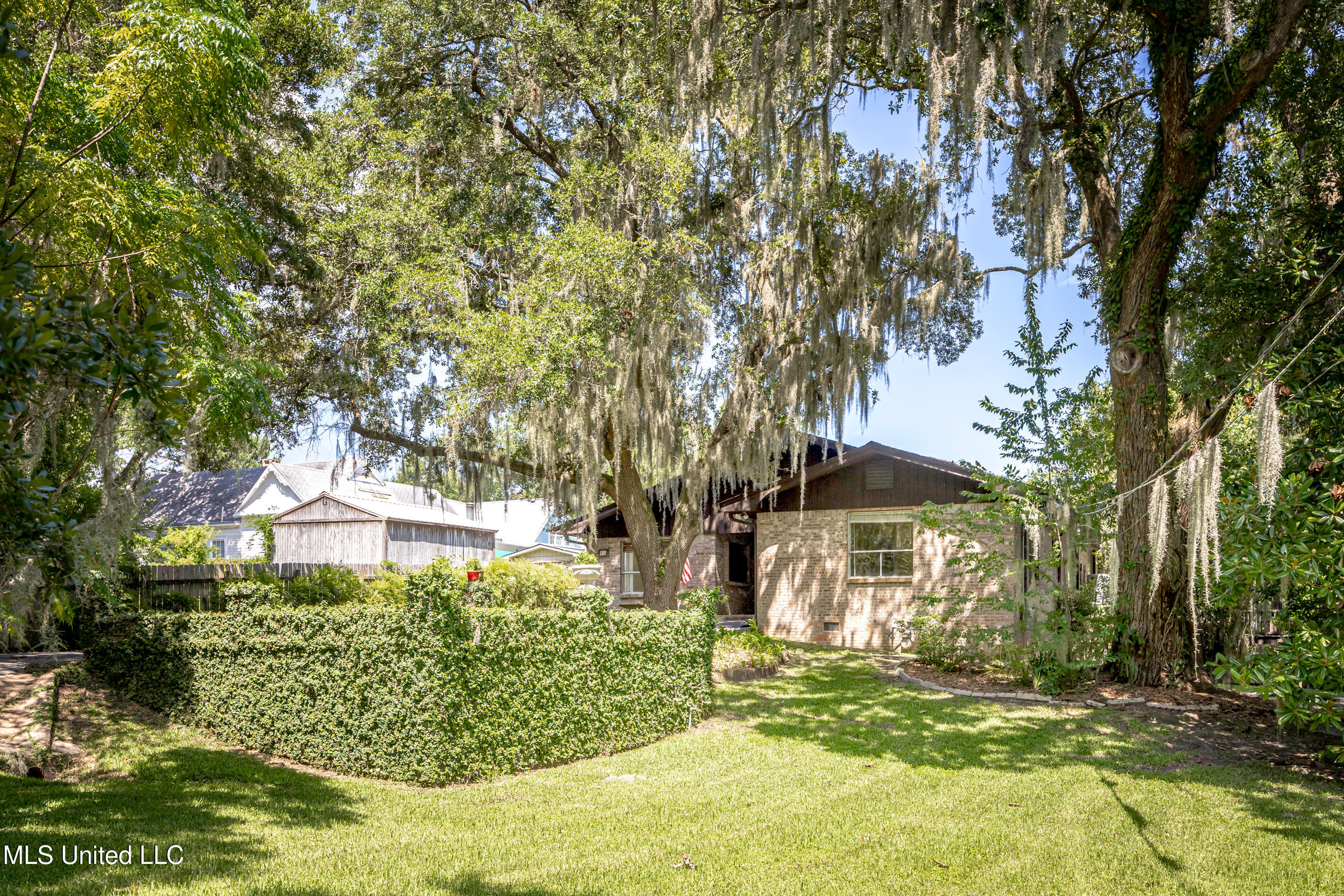 Ocean Springs, Mississippi, 39564, United States, 3 Bedrooms Bedrooms, ,3 BathroomsBathrooms,Residential,For Sale,1903607