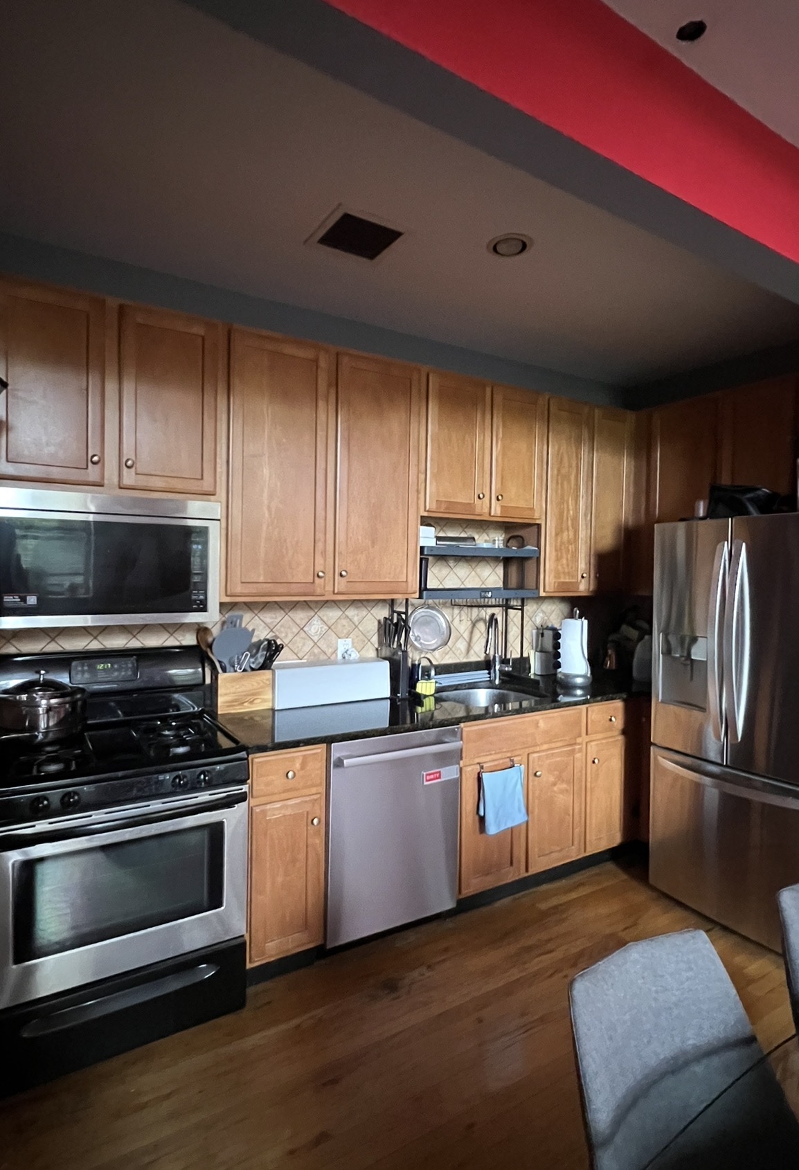 Glendale, New York, 11385, United States, 2 Bedrooms Bedrooms, ,2 BathroomsBathrooms,Residential,For Sale,1987911