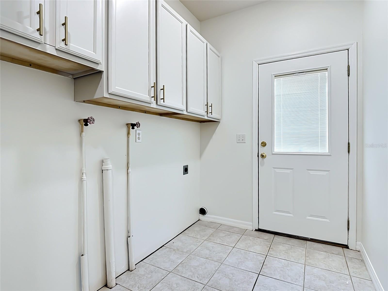 ST CLOUD, Florida, 34771, United States, 4 Bedrooms Bedrooms, ,3 BathroomsBathrooms,Residential,For Sale,2048111
