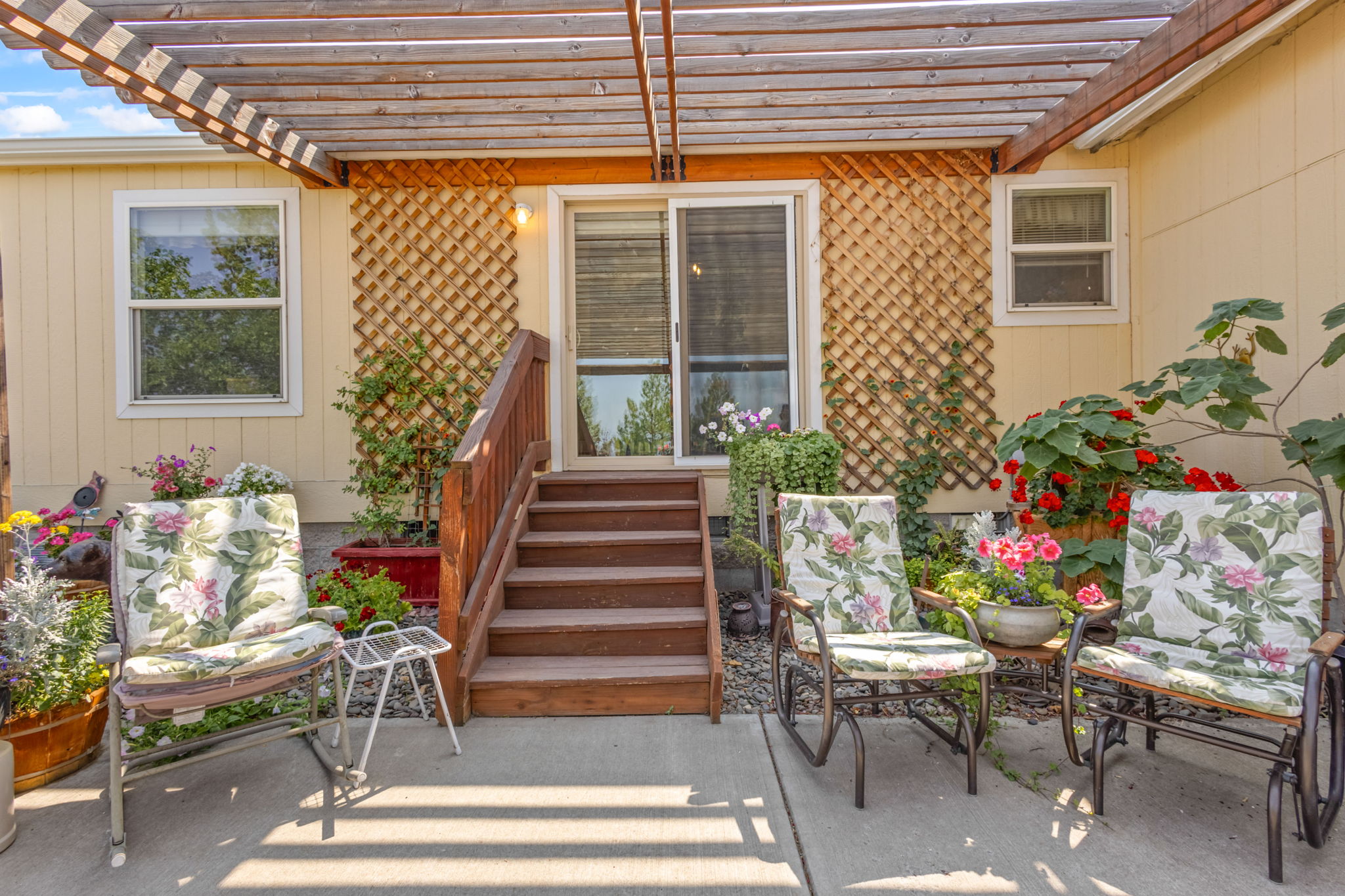 Prineville, Oregon, 97754, United States, 4 Bedrooms Bedrooms, ,2 BathroomsBathrooms,Residential,For Sale,1919985