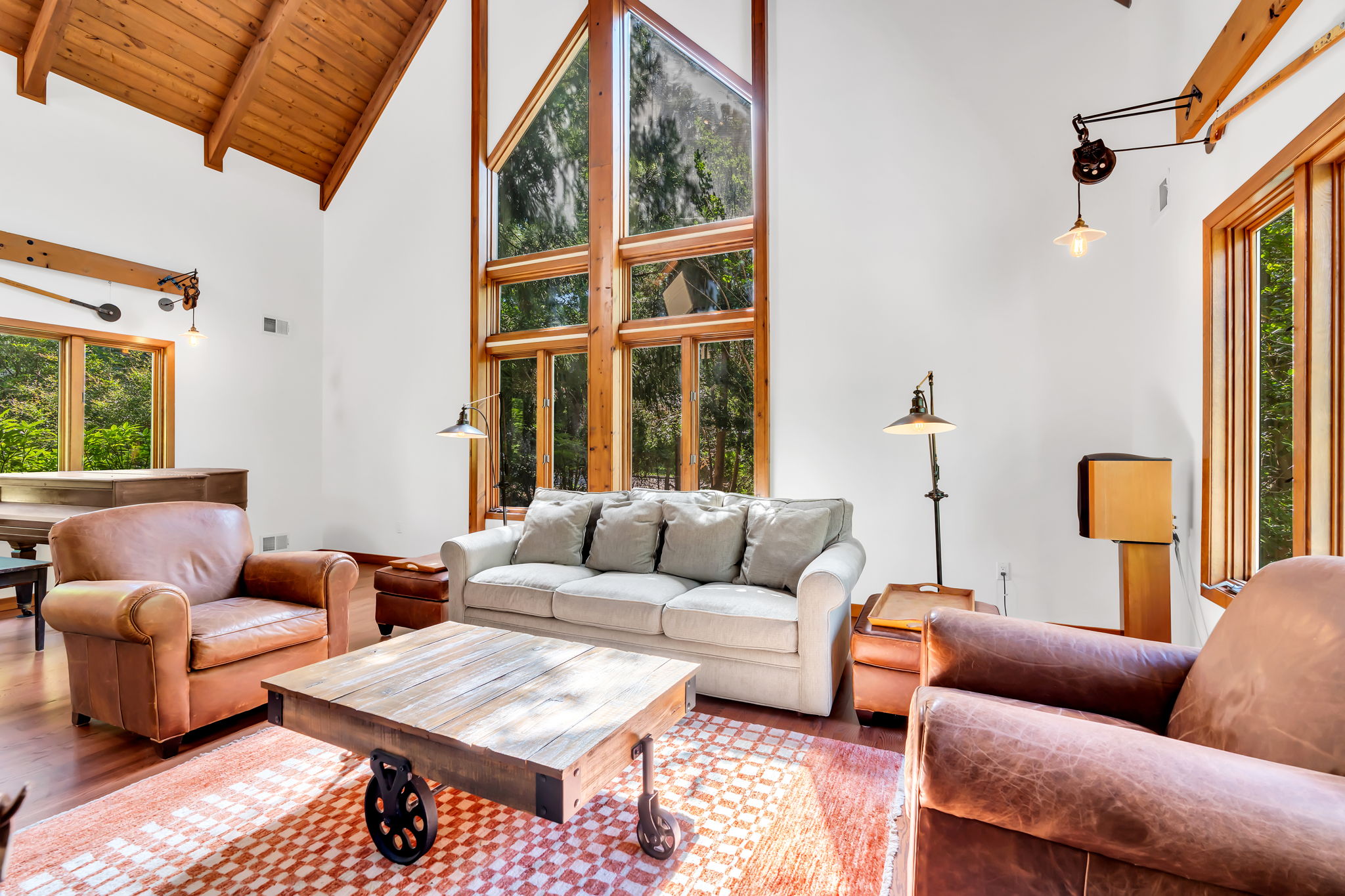  267 E Highland Avenue - 物件實景