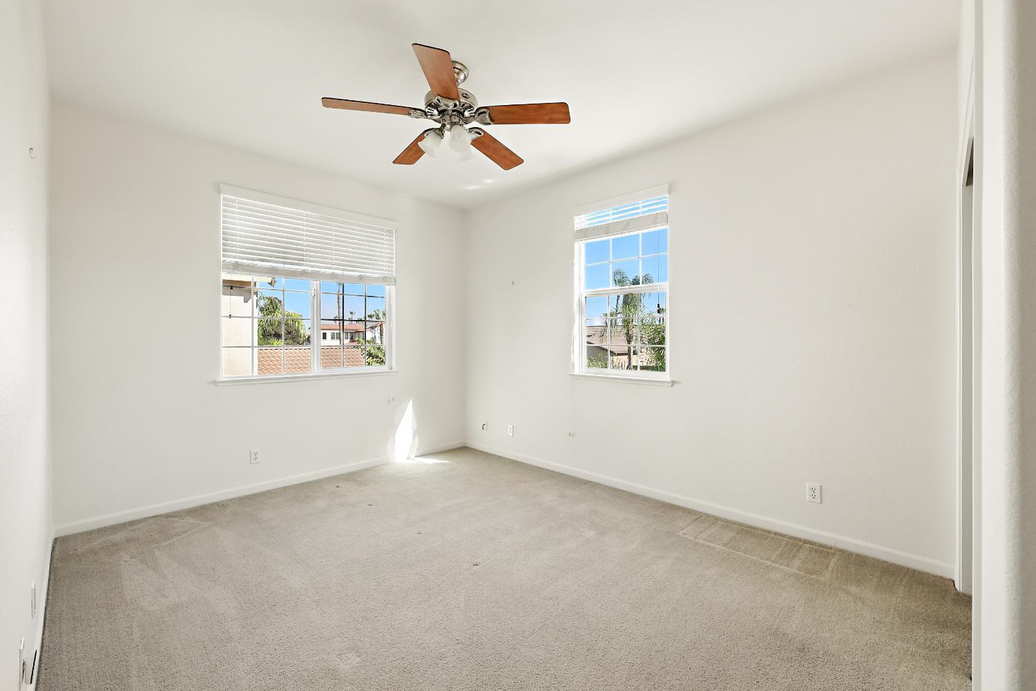 Chowchilla, California, 93610, United States, 5 Bedrooms Bedrooms, ,4 BathroomsBathrooms,Residential,For Sale,1982347