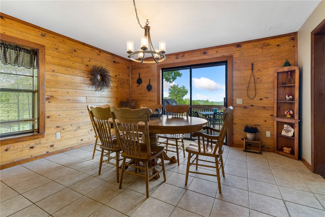 Compton, Arkansas, 72624, United States, 5 Bedrooms Bedrooms, ,3 BathroomsBathrooms,Residential,For Sale,1805954