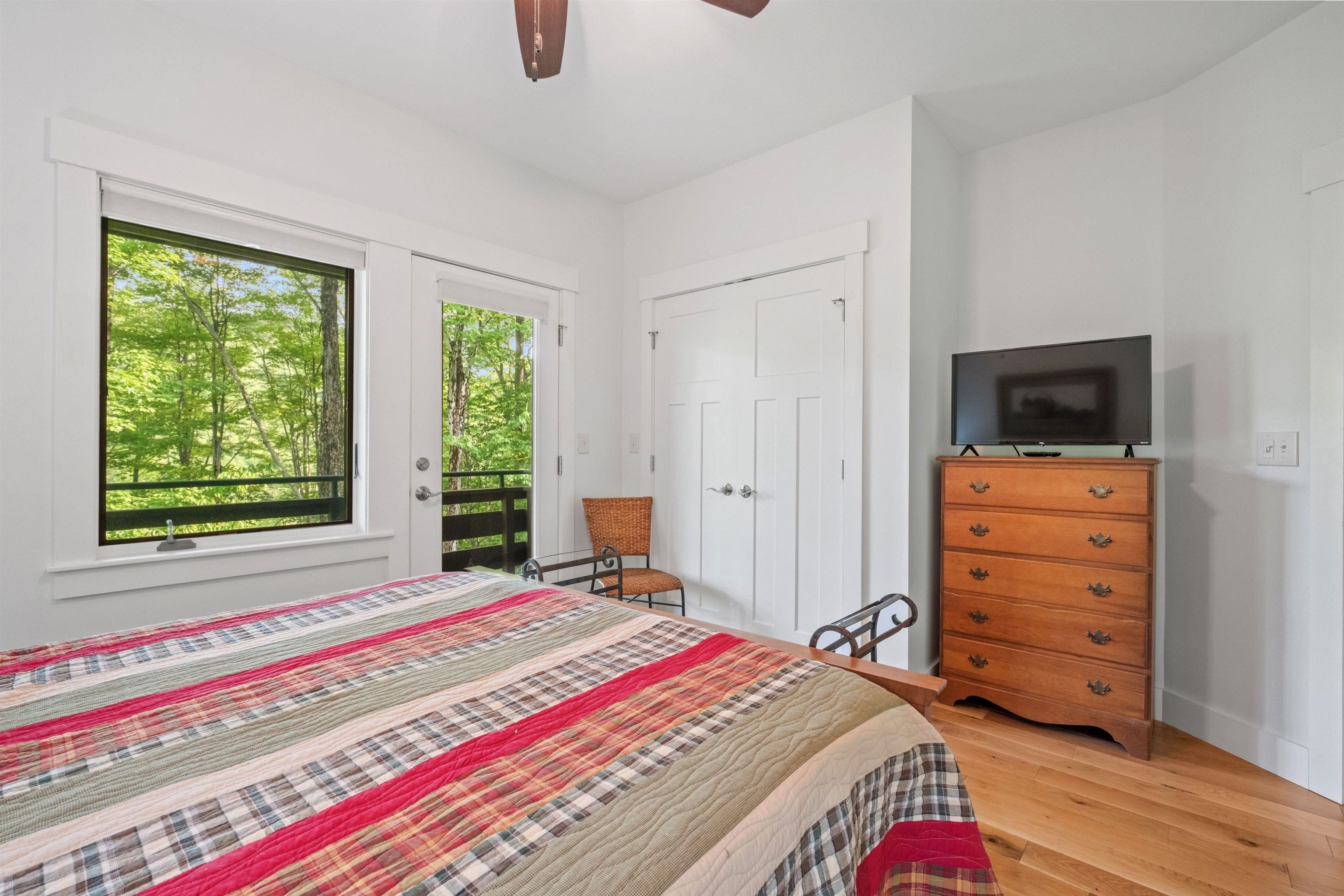 Lincoln, New Hampshire, 03251, United States, 5 Bedrooms Bedrooms, ,3 BathroomsBathrooms,Residential,For Sale,1981884