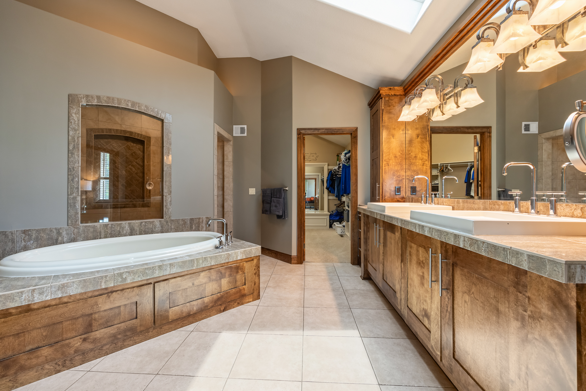  9920 Skyview Lane, Lenexa, KS 66220 - 物件實景