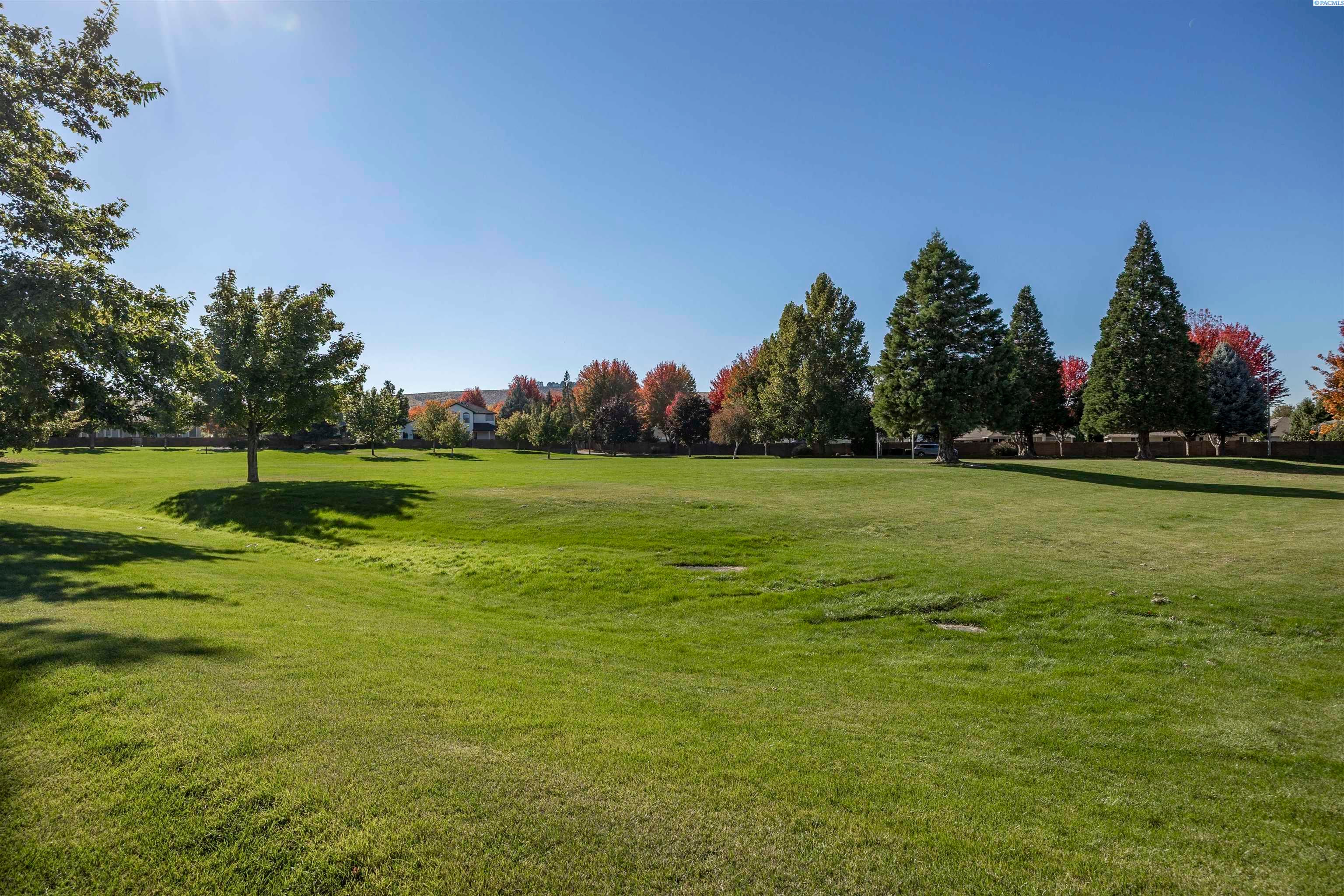 Kennewick, Washington, 99338, United States, 4 Bedrooms Bedrooms, ,2 BathroomsBathrooms,Residential,For Sale,1981833