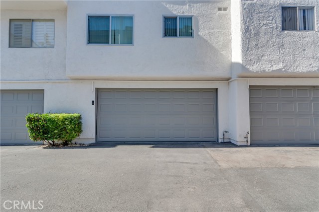 Valley Village, California, 91607, United States, 2 Bedrooms Bedrooms, ,2 BathroomsBathrooms,Residential,For Sale,1989937