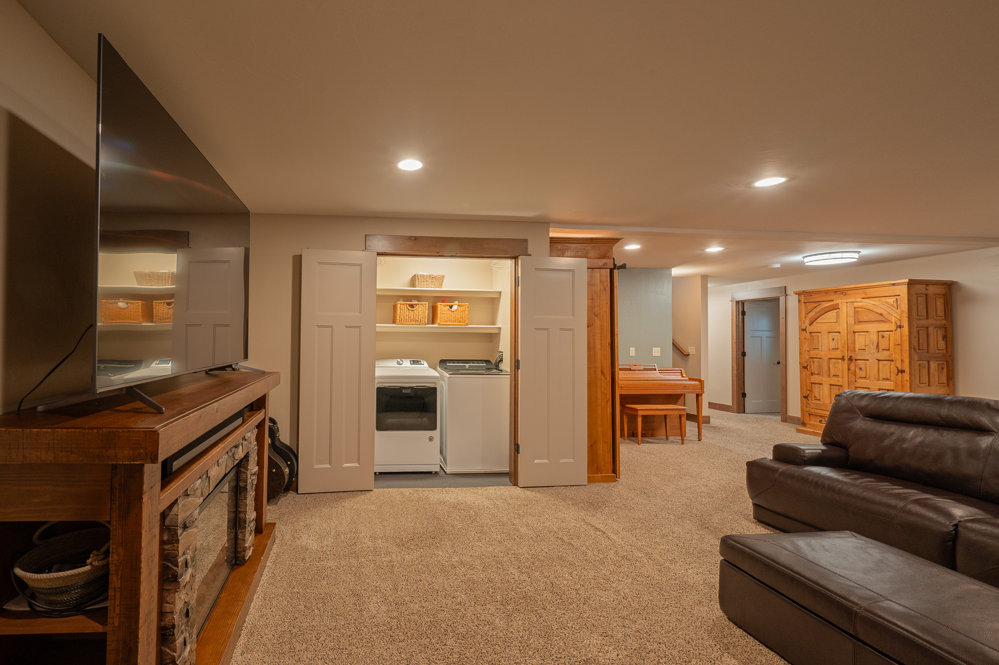 Helena, Montana, 59602, United States, 4 Bedrooms Bedrooms, ,3 BathroomsBathrooms,Residential,For Sale,1974556