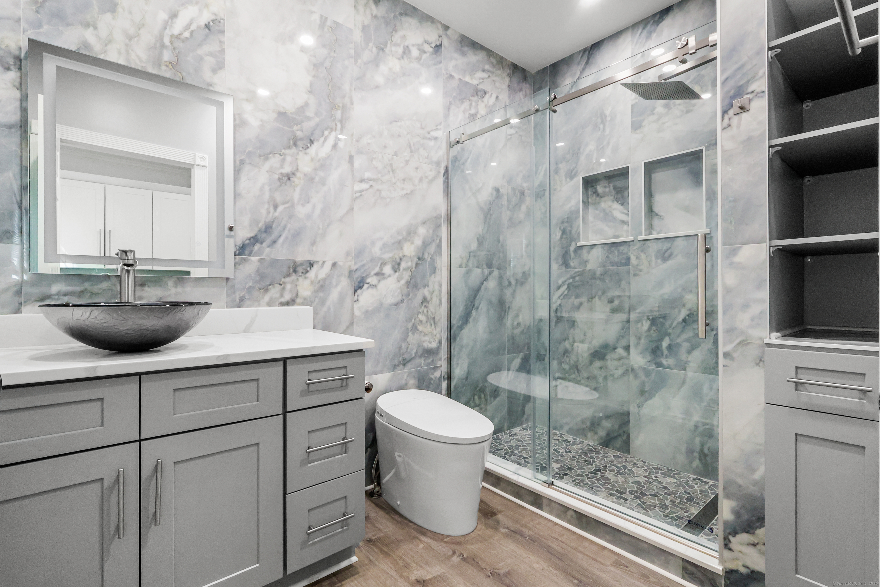 Newtown, Connecticut, 06470, United States, 5 Bedrooms Bedrooms, ,5 BathroomsBathrooms,Residential,For Sale,1960468