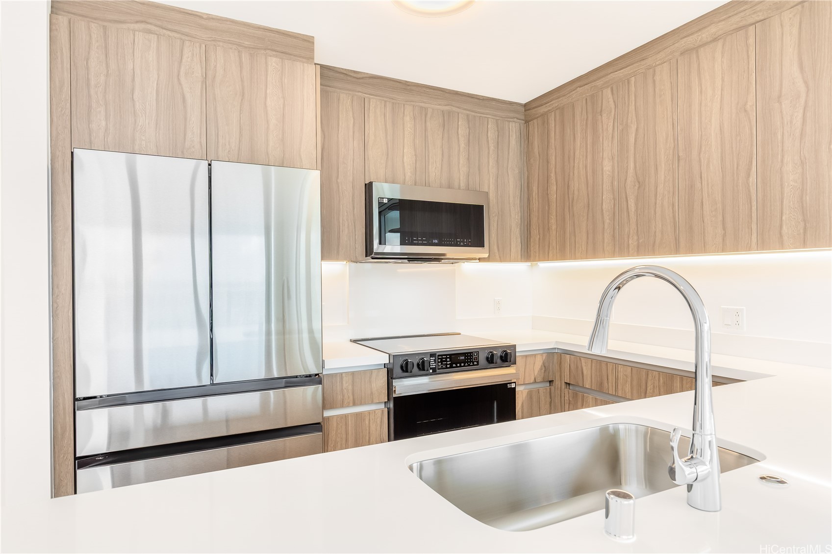 Honolulu, Hawaii, 96814, United States, 2 Bedrooms Bedrooms, ,2 BathroomsBathrooms,Residential,For Sale,1960567