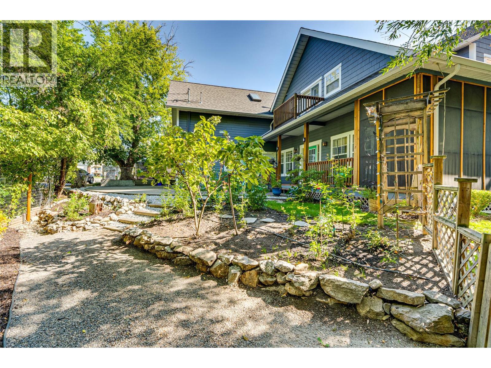 VERNON, British Columbia, V1T 2P9, CA, 5 Bedrooms Bedrooms, ,4 BathroomsBathrooms,Residential,For Sale,1948621