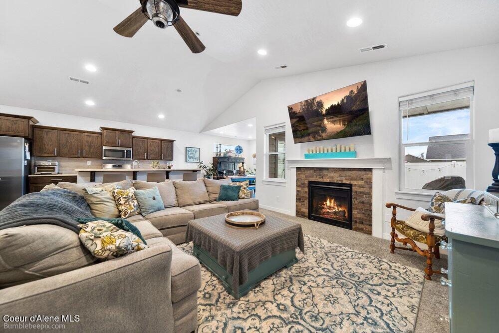 Rathdrum, Idaho, 83858, United States, 3 Bedrooms Bedrooms, ,2 BathroomsBathrooms,Residential,For Sale,2011308