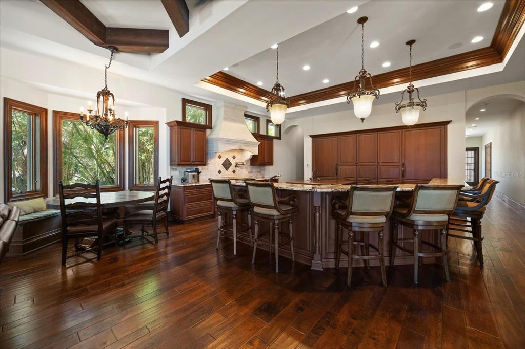Largo, Florida, 33774, United States, 5 Bedrooms Bedrooms, ,7 BathroomsBathrooms,Residential,For Sale,1876225