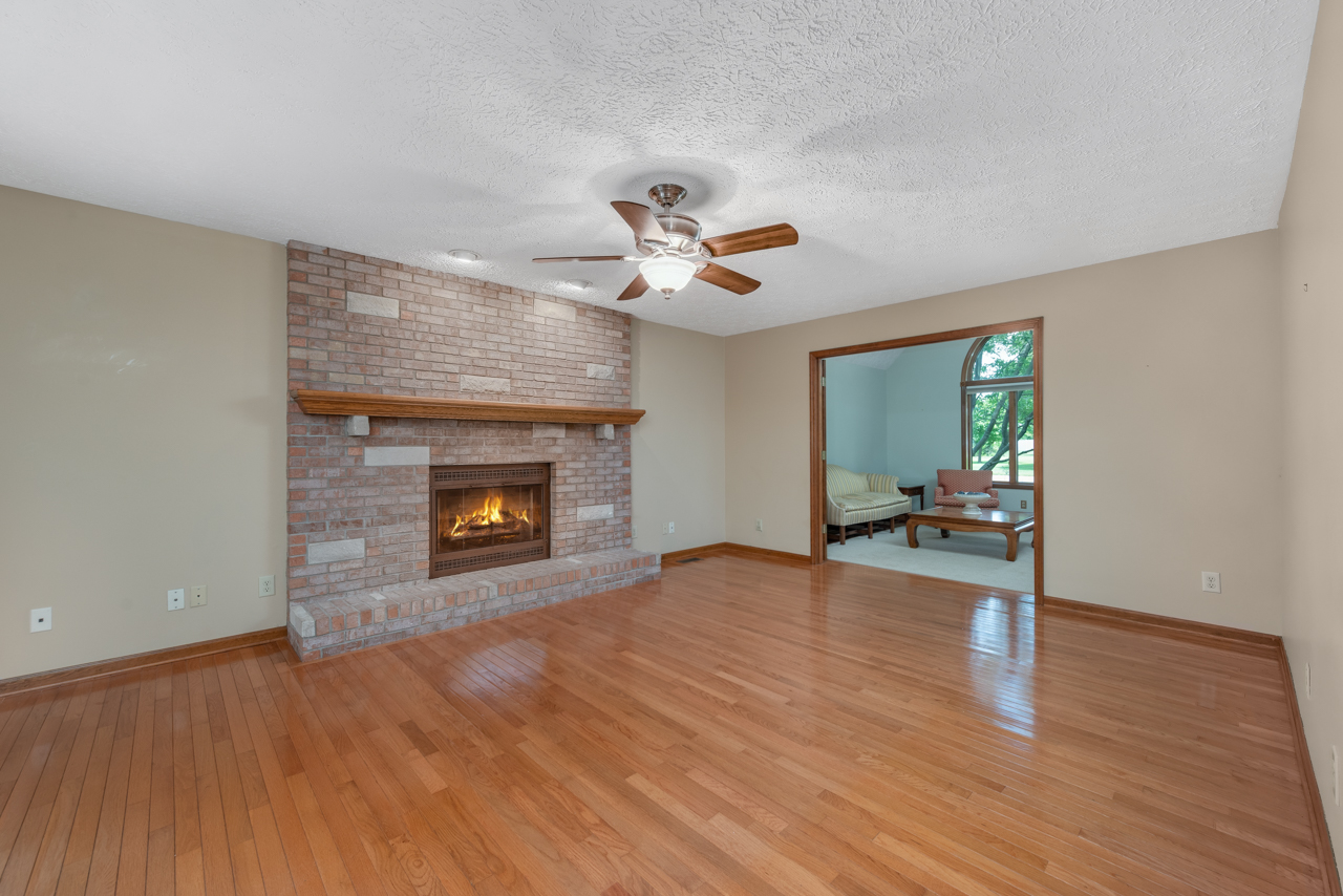 Terre Haute, Indiana, 47802, United States, 4 Bedrooms Bedrooms, ,3 BathroomsBathrooms,Residential,For Sale,1931381