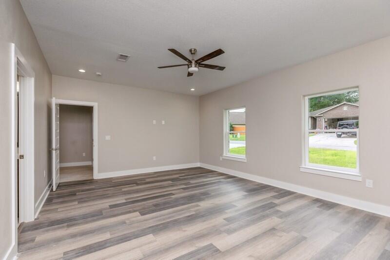 Crestview, Florida, 32539, United States, 4 Bedrooms Bedrooms, ,4 BathroomsBathrooms,Residential,For Sale,1911997
