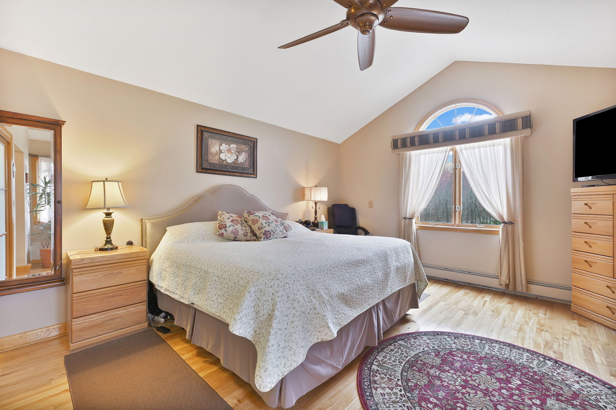 Tolland, Connecticut, 06084, United States, 3 Bedrooms Bedrooms, ,3 BathroomsBathrooms,Residential,For Sale,1993316