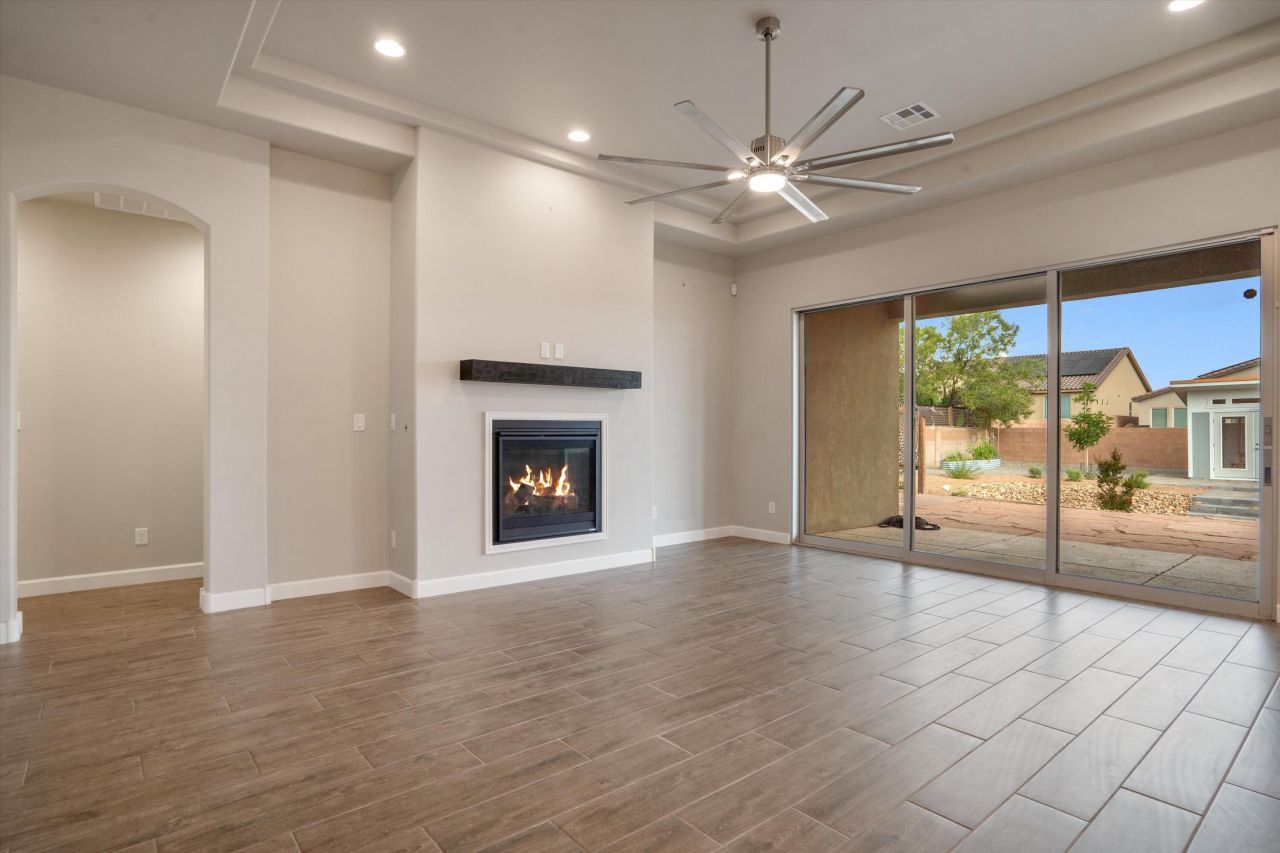Rio Rancho, New Mexico, 87124, United States, 4 Bedrooms Bedrooms, ,4 BathroomsBathrooms,Residential,For Sale,1919636