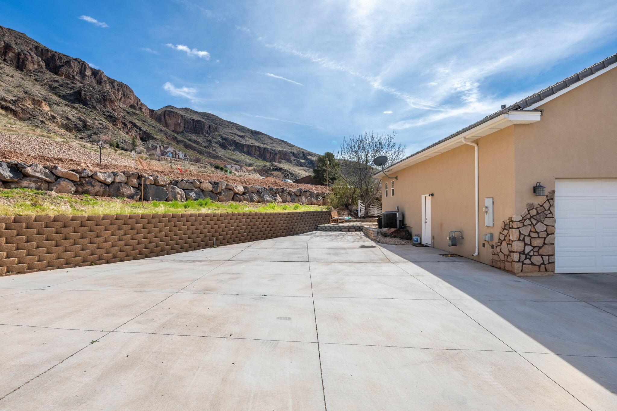 Hurricane, Utah, 84737, United States, 3 Bedrooms Bedrooms, ,3 BathroomsBathrooms,Residential,For Sale,2027412