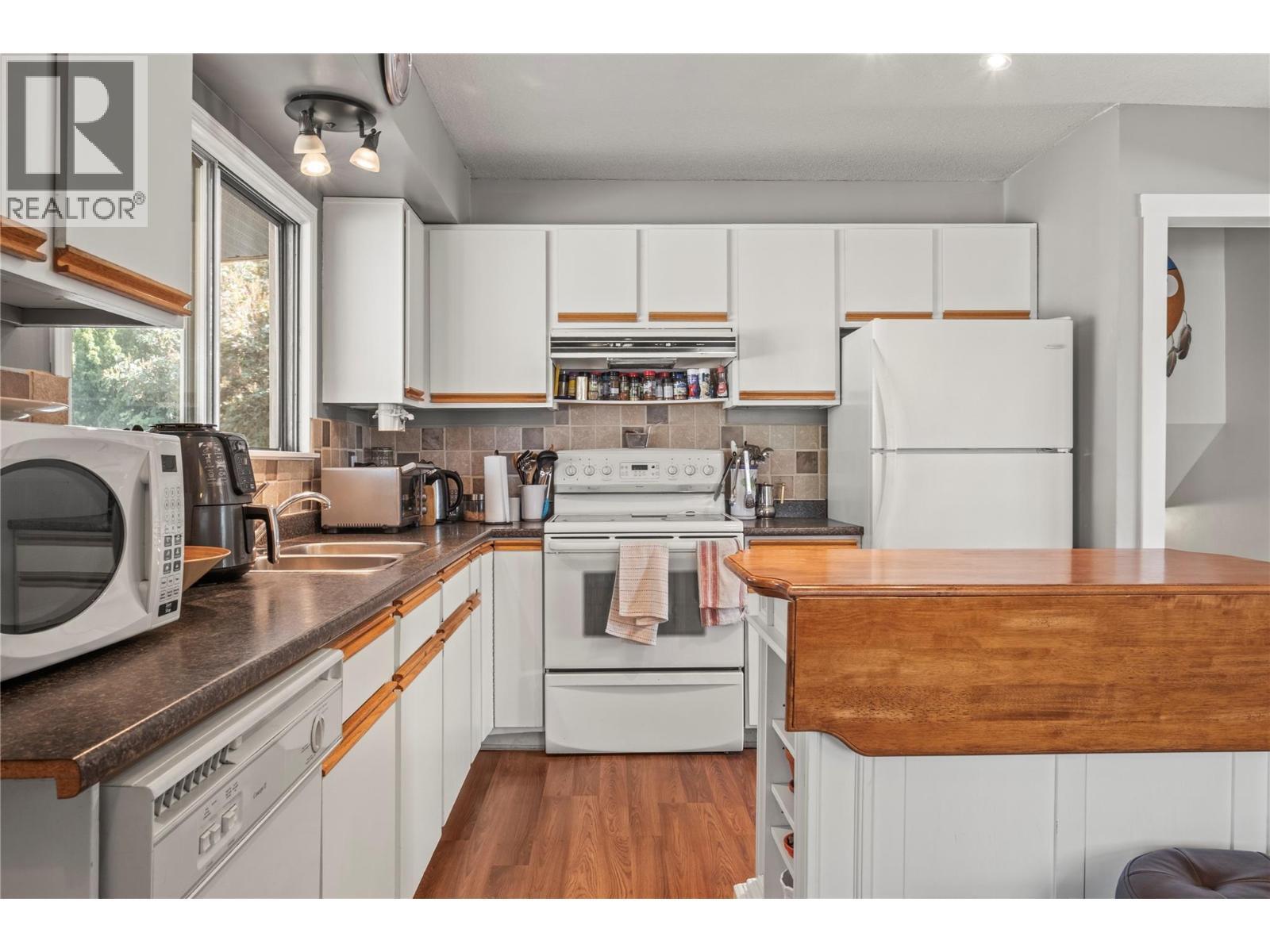 VERNON, British Columbia, V1T 1L1, CA, 3 Bedrooms Bedrooms, ,2 BathroomsBathrooms,Residential,For Sale,1948714