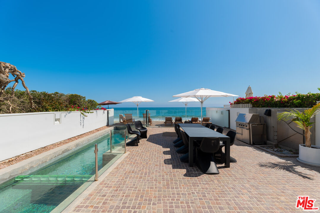 Malibu, California, 90265, United States, 4 Bedrooms Bedrooms, ,6 BathroomsBathrooms,Residential,For Sale,1912115