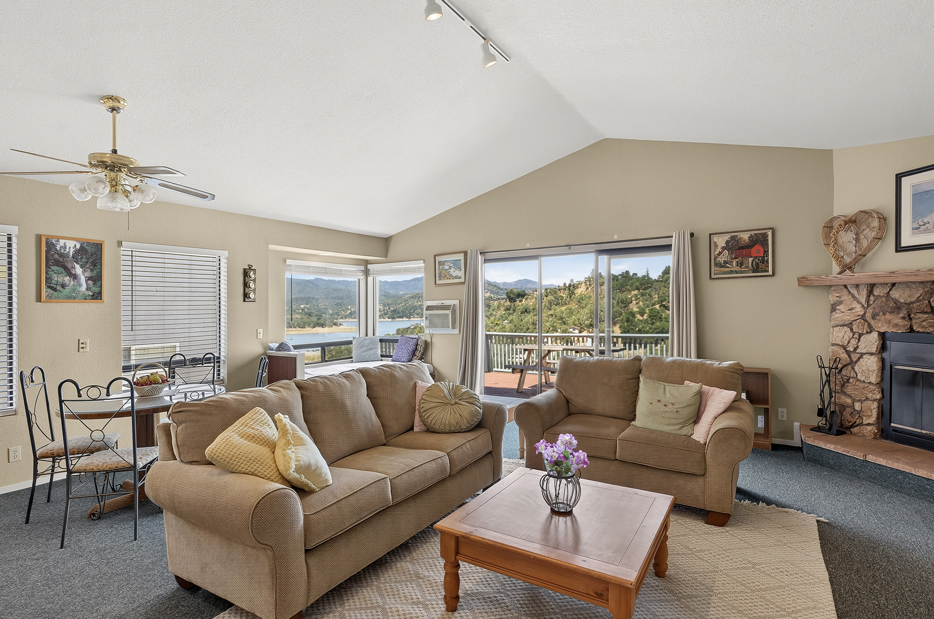  2537 Shoreline Road, Bradley - 物件實景