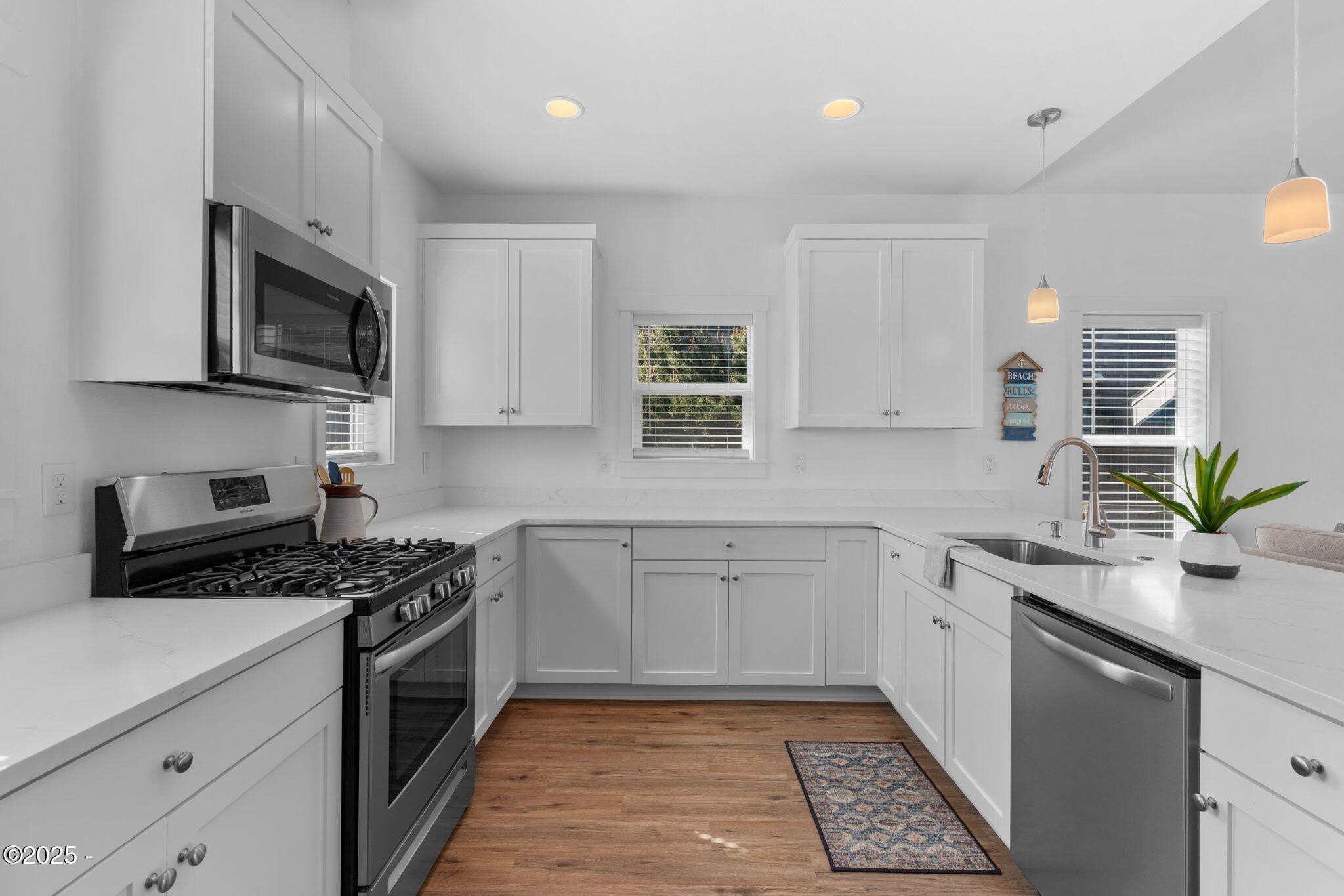 Lincoln City, Oregon, 97367, United States, 2 Bedrooms Bedrooms, ,2 BathroomsBathrooms,Residential,For Sale,1848462