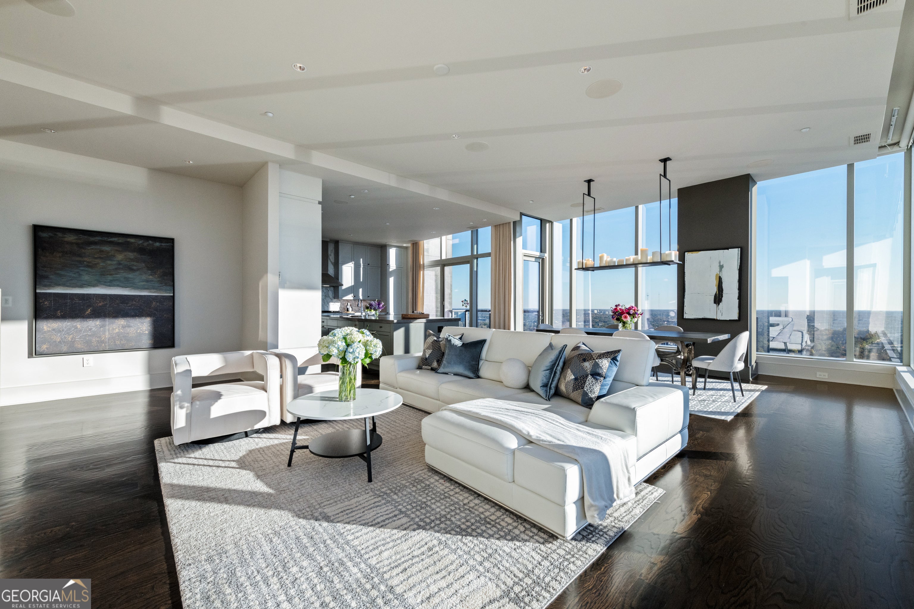 Atlanta, Georgia, 30326, United States, 3 Bedrooms Bedrooms, ,4 BathroomsBathrooms,Residential,For Sale,1858951