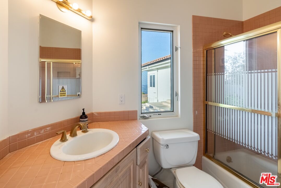 Topanga, California, 90290, United States, 4 Bedrooms Bedrooms, ,4 BathroomsBathrooms,Residential,For Sale,1902057