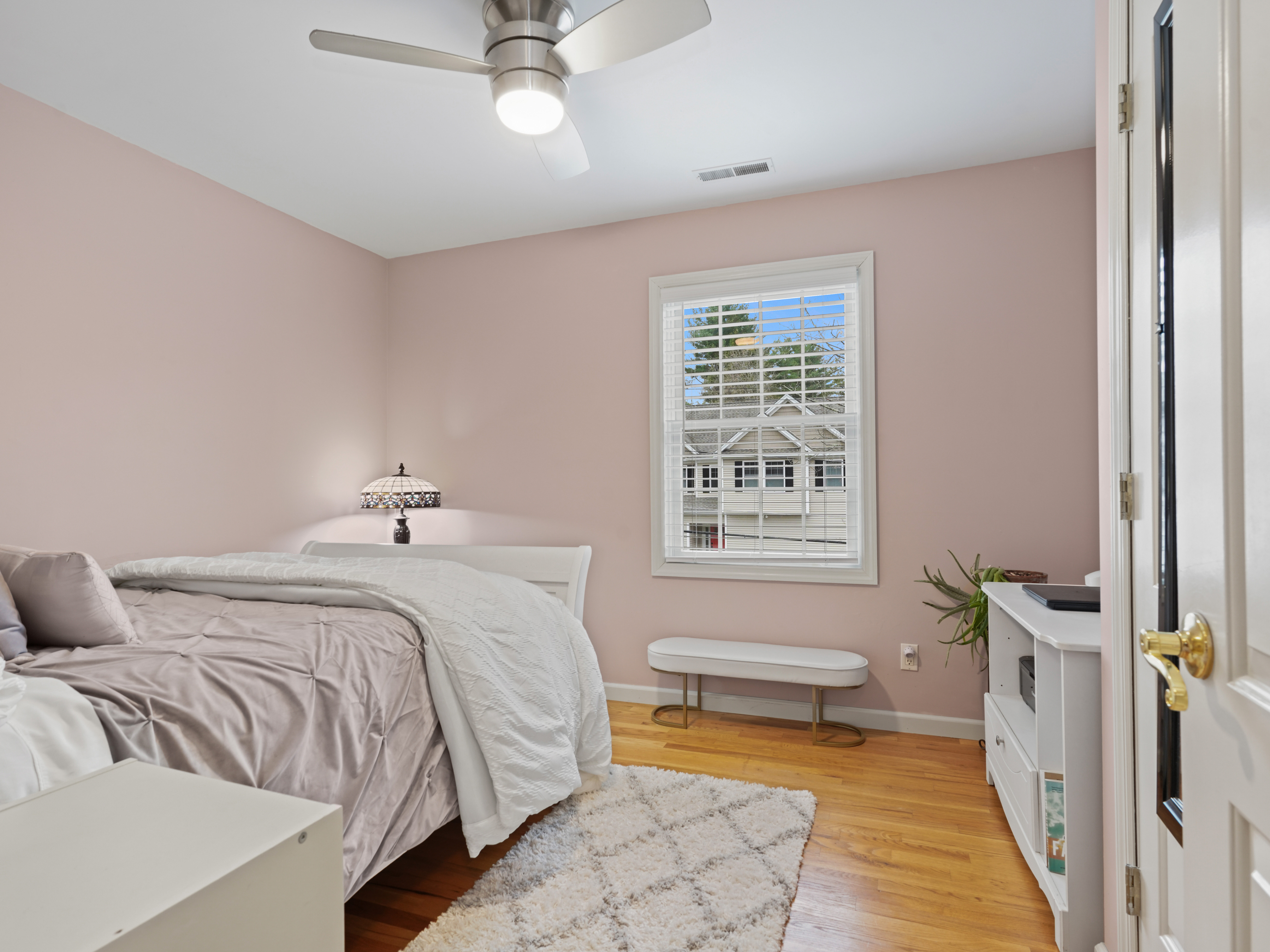  Stunning Custom Colonial - 物件實景