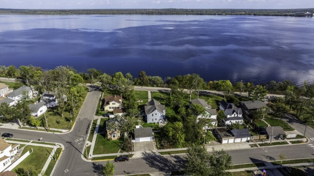 Bemidji, Minnesota, 56601, United States, 6 Bedrooms Bedrooms, ,2 BathroomsBathrooms,Residential,For Sale,2000102